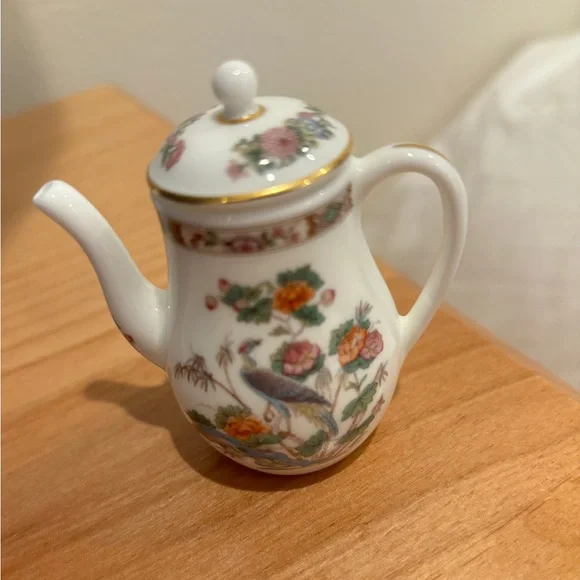 Wedgwood Kutani Crane miniature coffee set - Picture 2 of 4